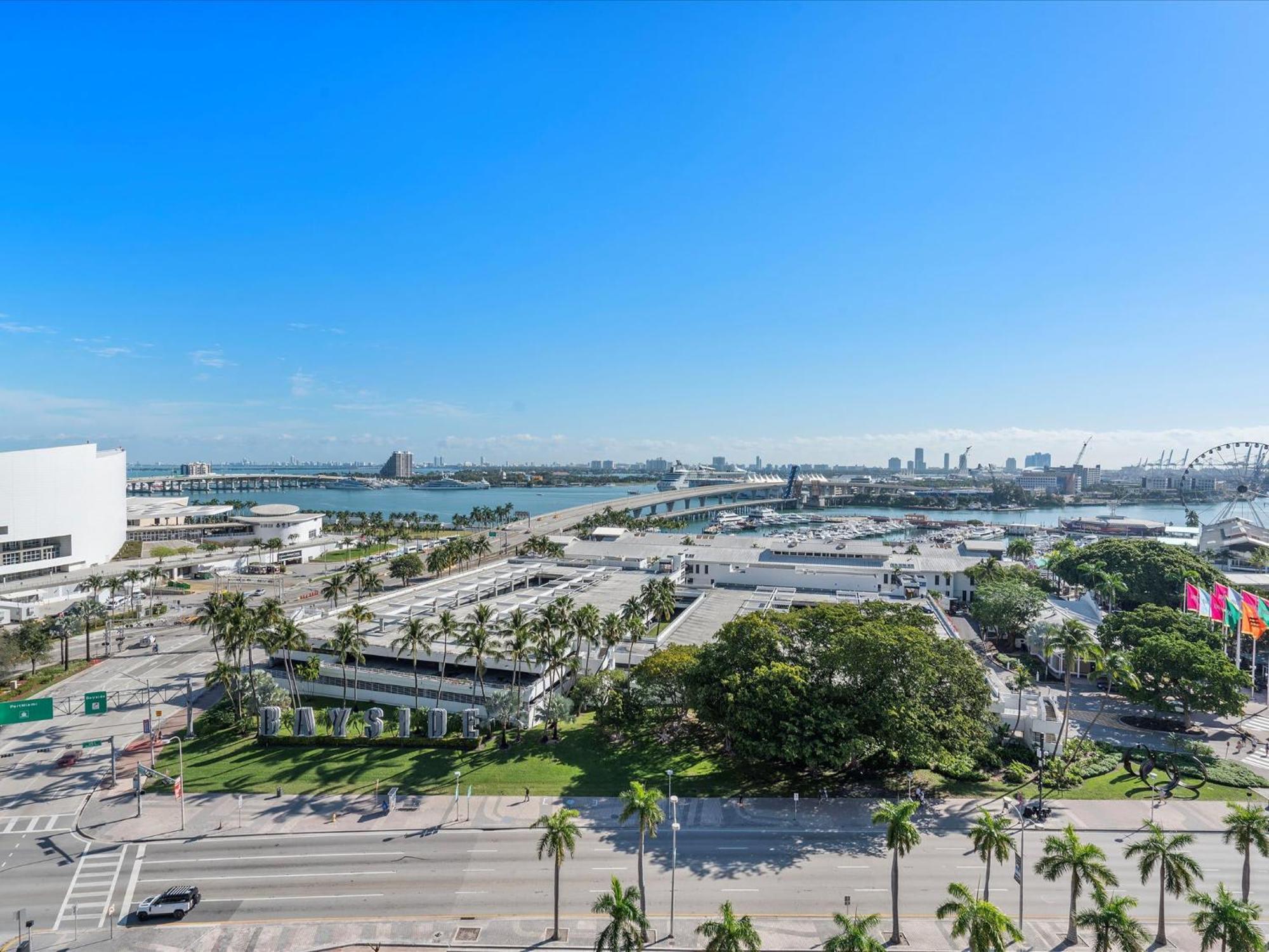 Mvr Presidential W Bay & Views Apartamento *