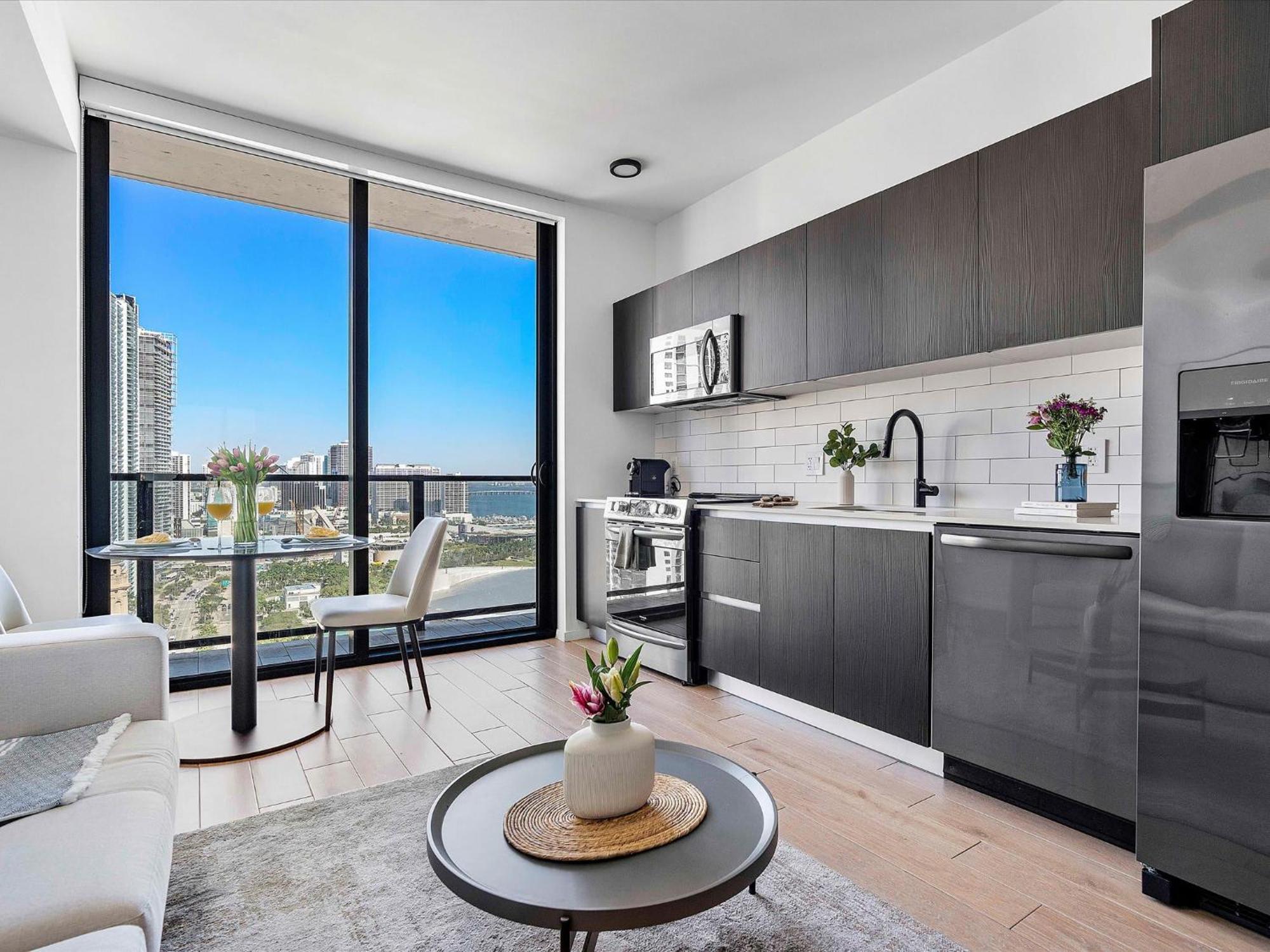 Mvr Presidential W Bay & Views Apartamento